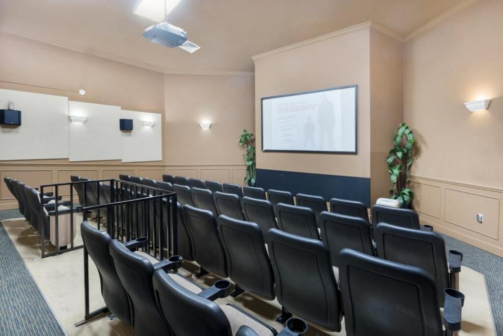 Luxurious Condo - Just 2 Miles From Disney #404 Orlando Exteriör bild
